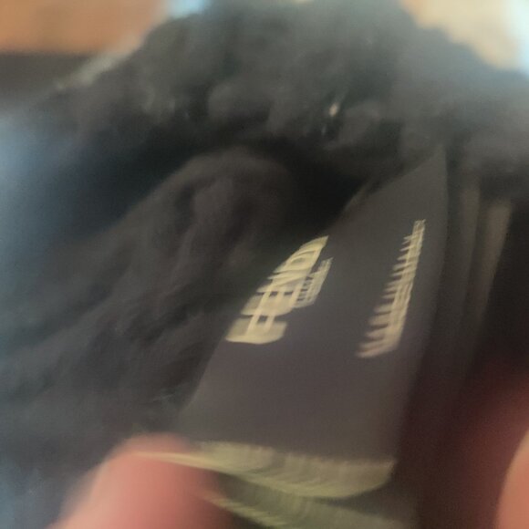 fENDI MONSTER EYES KNIT FUR HAT BEANIE OS New - Picture 2 of 5